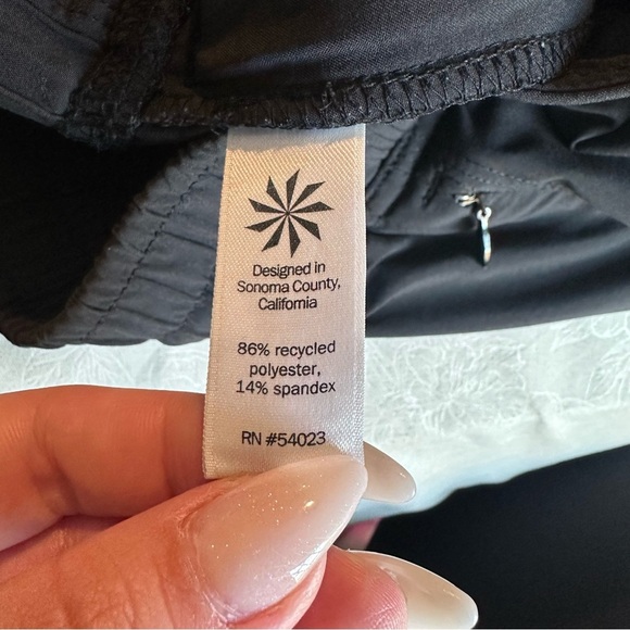 Athleta La Viva Capri Pants Women’s Size 6 - Picture 4 of 8